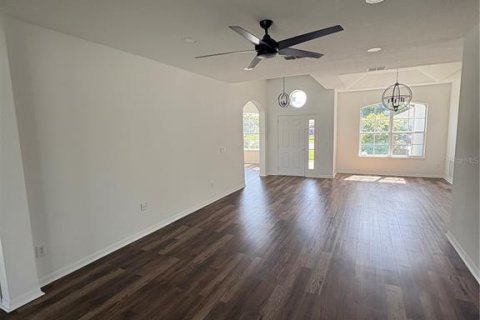 Villa ou maison à vendre à Sanford, Floride: 4 chambres, 202.43 m2 № 1888483 - photo 4