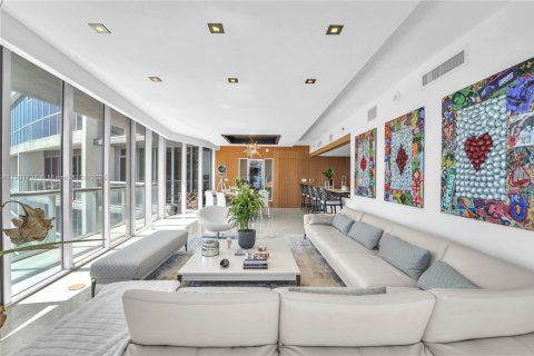 Condo in Miami, Florida, 3 bedrooms  № 1953237 - photo 3