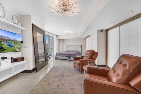 Condo in Miami, Florida, 3 bedrooms  № 1953237 - photo 21