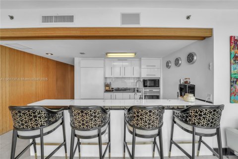 Condo in Miami, Florida, 3 bedrooms  № 1953237 - photo 12