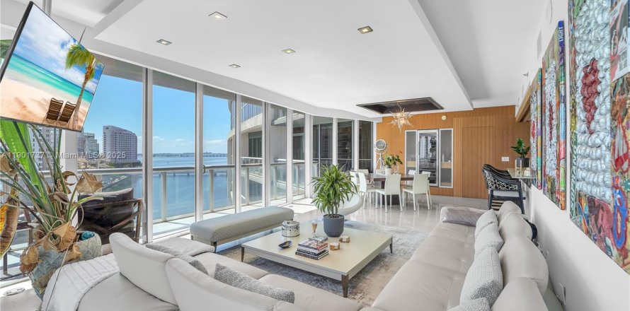 Condo in Miami, Florida, 3 bedrooms  № 1953237