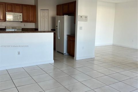 Снять в аренду виллу или дом в Дорал, Флорида 3 спальни, 195.47м2, № 1974162 - фото 4