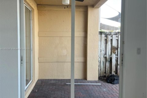 Снять в аренду виллу или дом в Дорал, Флорида 3 спальни, 195.47м2, № 1974162 - фото 12