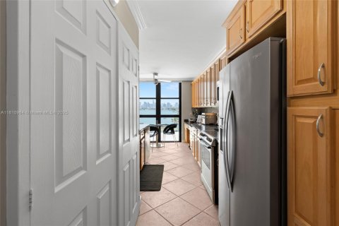 Condominio en venta en Miami Beach, Florida, 2 dormitorios, 133.78 m2 № 1756425 - foto 12