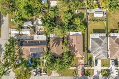 House in Florida City, Florida 3 bedrooms, 111.11 sq.m. № 1986267 - photo 4