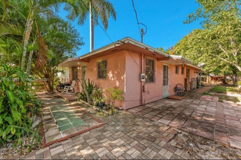 House in Florida City, Florida 3 bedrooms, 111.11 sq.m. № 1986267 - photo 2