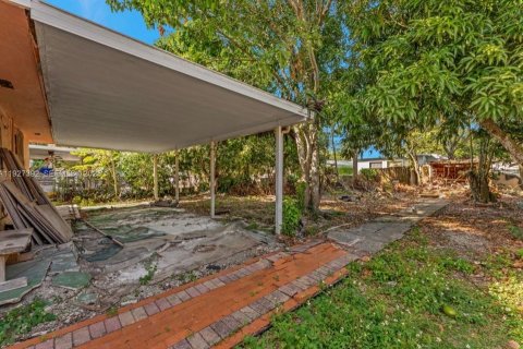 House in Florida City, Florida 3 bedrooms, 111.11 sq.m. № 1986267 - photo 7