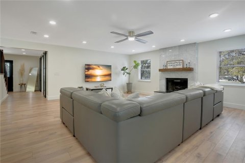 House in Sarasota, Florida 4 bedrooms, 284.1 sq.m. № 1560930 - photo 18