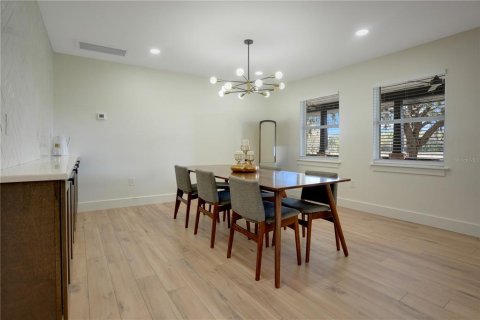 House in Sarasota, Florida 4 bedrooms, 284.1 sq.m. № 1560930 - photo 7
