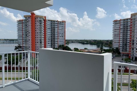 Copropriété à louer à Miami, Floride: 2 chambres, 113.53 m2 № 1956686 - photo 2