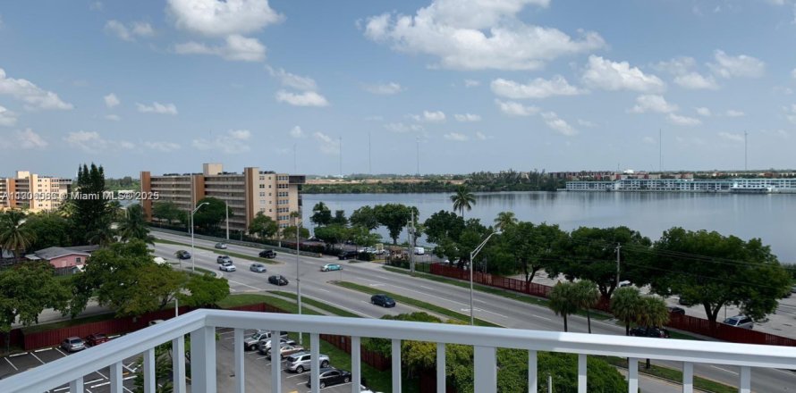 Condo à Miami, Floride, 2 chambres № 1956686