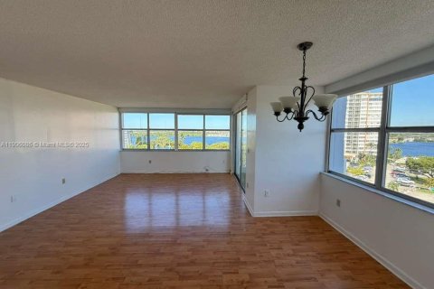 Copropriété à louer à Miami, Floride: 2 chambres, 113.53 m2 № 1956686 - photo 6
