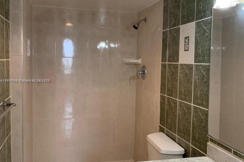Copropriété à louer à Miami, Floride: 2 chambres, 113.53 m2 № 1956686 - photo 18
