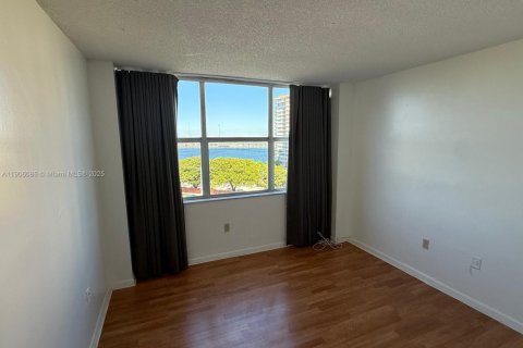 Copropriété à louer à Miami, Floride: 2 chambres, 113.53 m2 № 1956686 - photo 12