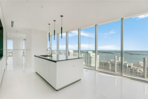Condominio en venta en Miami, Florida, 5 dormitorios, 359.53 m2 № 1962499 - foto 11