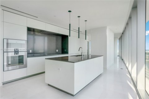 Condominio en venta en Miami, Florida, 5 dormitorios, 359.53 m2 № 1962499 - foto 12