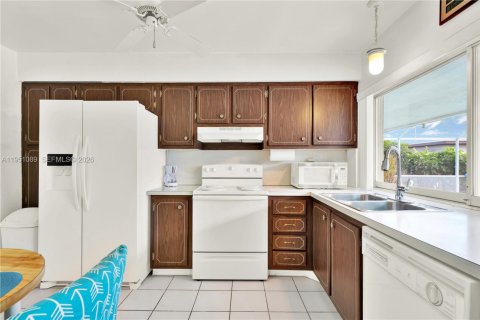 Купить виллу или дом в Майами, Флорида 4 спальни, 176.98м2, № 2006526 - фото 9