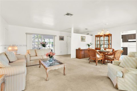 Купить виллу или дом в Майами, Флорида 4 спальни, 176.98м2, № 2006526 - фото 13