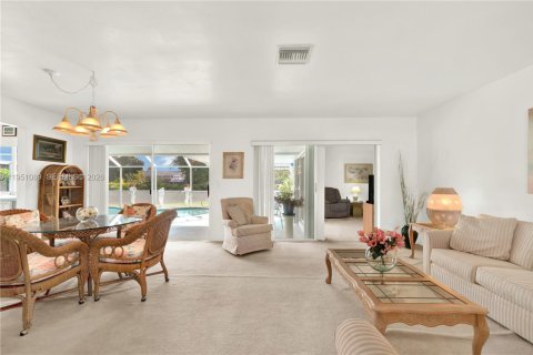 Купить виллу или дом в Майами, Флорида 4 спальни, 176.98м2, № 2006526 - фото 17