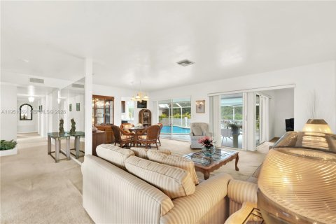 Купить виллу или дом в Майами, Флорида 4 спальни, 176.98м2, № 2006526 - фото 11