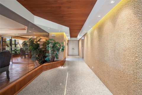 Condo in Miami Beach, Florida, 3 bedrooms  № 1698862 - photo 14