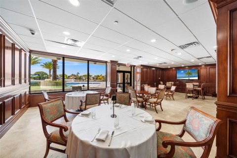 Condo in Miami Beach, Florida, 3 bedrooms  № 1698862 - photo 30