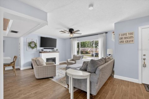 House in Brandon, Florida 4 bedrooms, 213.68 sq.m. № 2157320 - photo 14