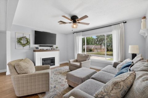 House in Brandon, Florida 4 bedrooms, 213.68 sq.m. № 2157320 - photo 16