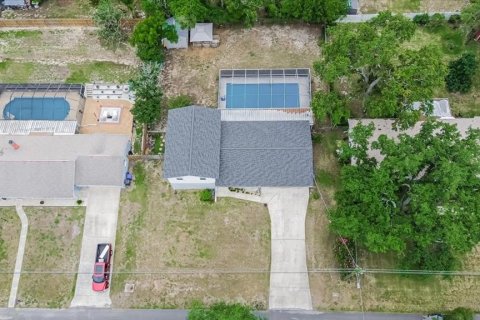 House in Brandon, Florida 4 bedrooms, 213.68 sq.m. № 2157320 - photo 4