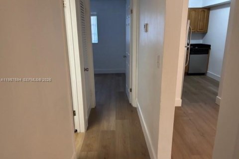 Снять в аренду кондоминиум в Майами, Флорида 2 спальни, 69.68м2, № 2048938 - фото 15