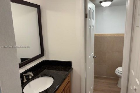 Снять в аренду кондоминиум в Майами, Флорида 2 спальни, 69.68м2, № 2048938 - фото 18