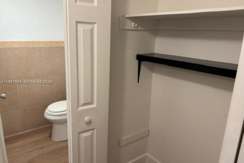 Снять в аренду кондоминиум в Майами, Флорида 2 спальни, 69.68м2, № 2048938 - фото 16