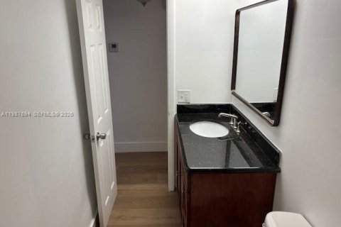 Снять в аренду кондоминиум в Майами, Флорида 2 спальни, 69.68м2, № 2048938 - фото 13