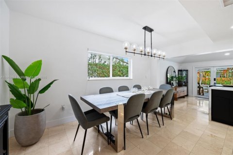 Villa ou maison à vendre à Miami Lakes, Floride: 5 chambres, 306.39 m2 № 1887764 - photo 17