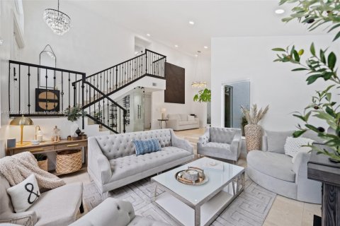 Villa ou maison à vendre à Miami Lakes, Floride: 5 chambres, 306.39 m2 № 1887764 - photo 9