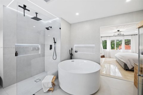 Villa ou maison à vendre à Miami Lakes, Floride: 5 chambres, 306.39 m2 № 1887764 - photo 29