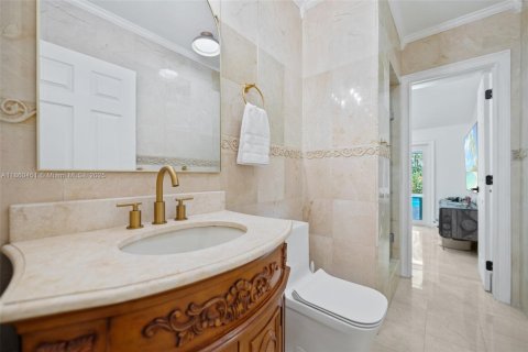 Villa ou maison à vendre à Miami Lakes, Floride: 5 chambres, 306.39 m2 № 1887764 - photo 23