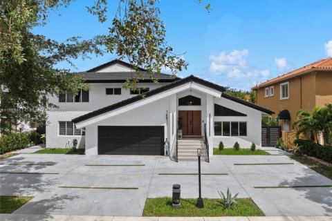Villa ou maison à vendre à Miami Lakes, Floride: 5 chambres, 306.39 m2 № 1887764 - photo 3