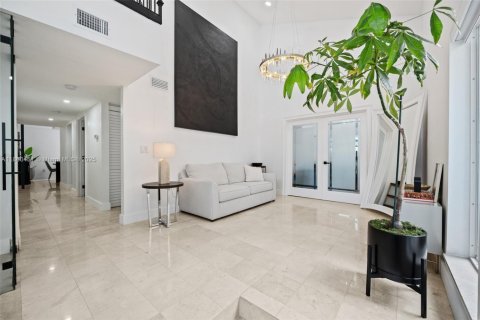 Villa ou maison à vendre à Miami Lakes, Floride: 5 chambres, 306.39 m2 № 1887764 - photo 10