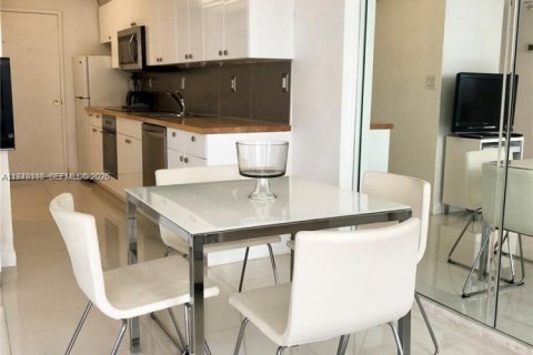 Condo in Miami Beach, Florida  № 2042156 - photo 5