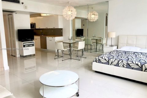 Condo in Miami Beach, Florida  № 2042156 - photo 4