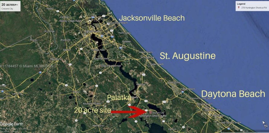 Propiedad comercial en Crescent City, Florida № 1706591