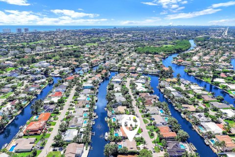 Villa ou maison à vendre à Boca Raton, Floride: 2 chambres, 122.07 m2 № 2397898 - photo 3