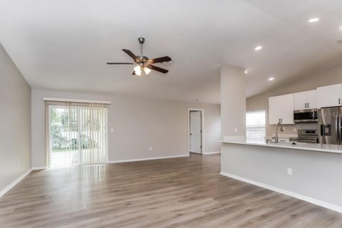 Villa ou maison à louer à Largo, Floride: 3 chambres, 124.95 m2 № 2420461 - photo 4