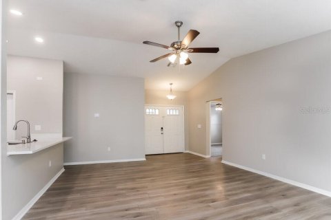 Villa ou maison à louer à Largo, Floride: 3 chambres, 124.95 m2 № 2420461 - photo 3