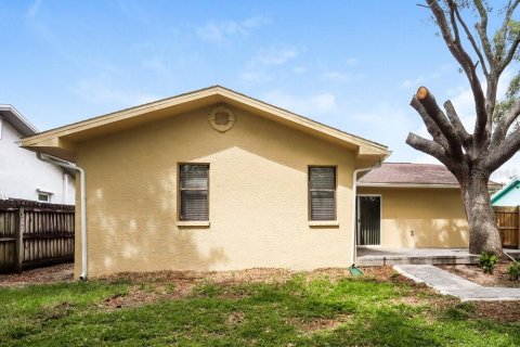 Villa ou maison à louer à Largo, Floride: 3 chambres, 124.95 m2 № 2420461 - photo 16