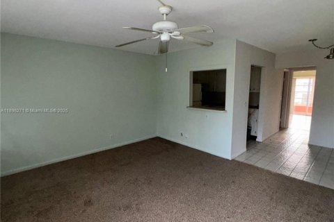 Condominio en alquiler en West Palm Beach, Florida, 1 dormitorio, 52.95 m2 № 1949456 - foto 6