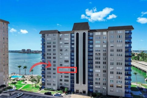 Condo à Saint Petersburg, Floride, 2 chambres № 2124661