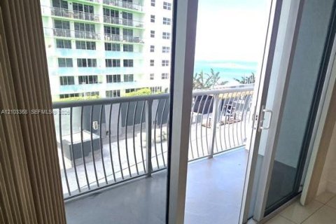 Copropriété à vendre à Miami, Floride: 39.2 m2 № 2407932 - photo 2