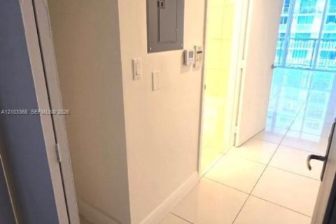 Copropriété à vendre à Miami, Floride: 39.2 m2 № 2407932 - photo 8